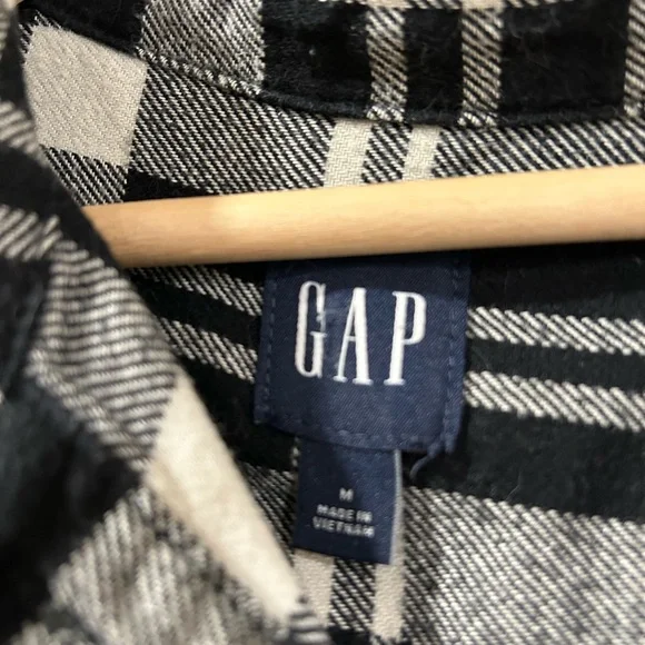 GAP Monochrome Plaid Shirt - Picture 3 of 3